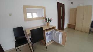 Апарт-отели Apartamenty Kozienice Козенице Quadruple Room with Bathroom and Extra Bed-6