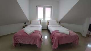 Апарт-отели Apartamenty Kozienice Козенице Quadruple Room with Bathroom and Extra Bed-8